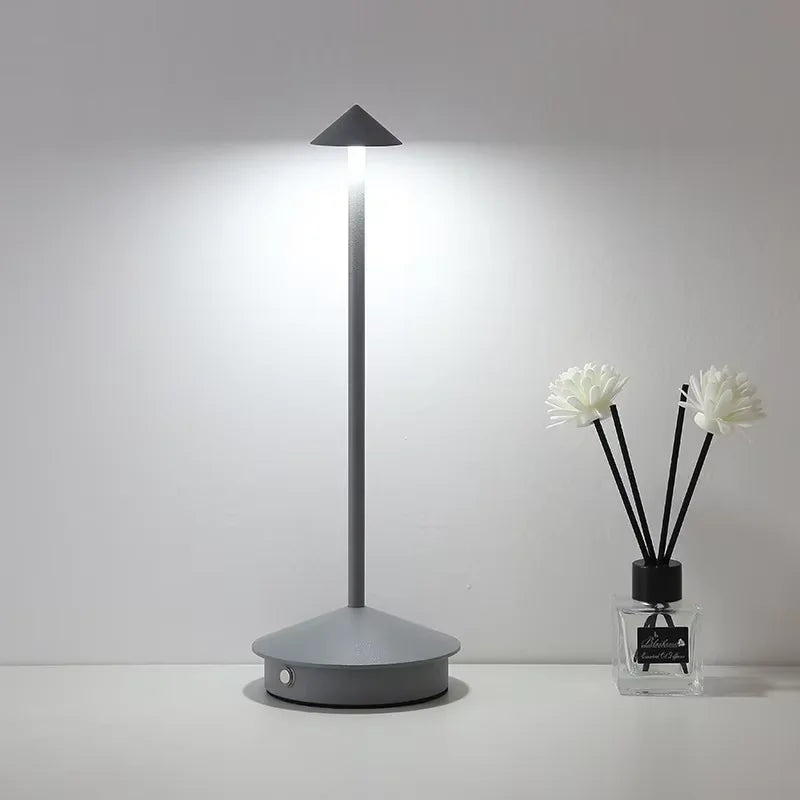 RECHARGEABLE TABLE LAMP | Stylish dining and atmospheric lighting